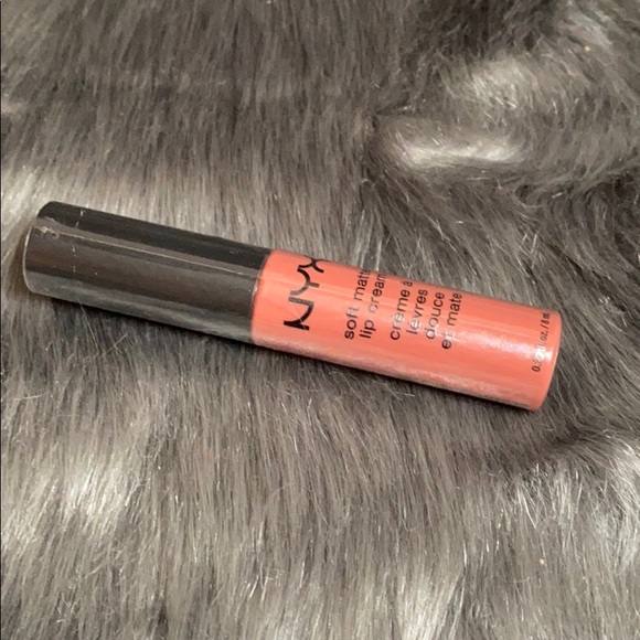 Set of 5 NYX Soft Matte Lip Creams - Picture 5 of 6